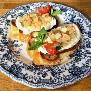 TOSTY A'LA SZARLOTKA