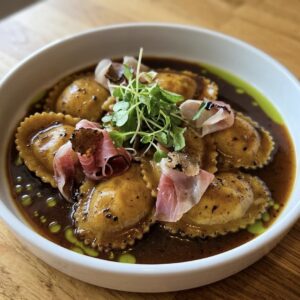 RAVIOLI Z CIELĘCINĄ